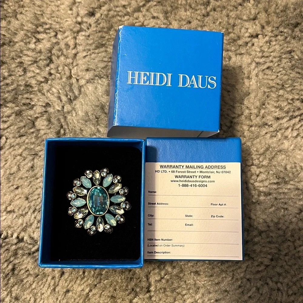 Heidi Daus Blue and Gold Statement Ring - Picture 2 of 7